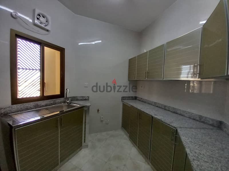 3 BR Spacious Flat in Khuwair – Service Road 2