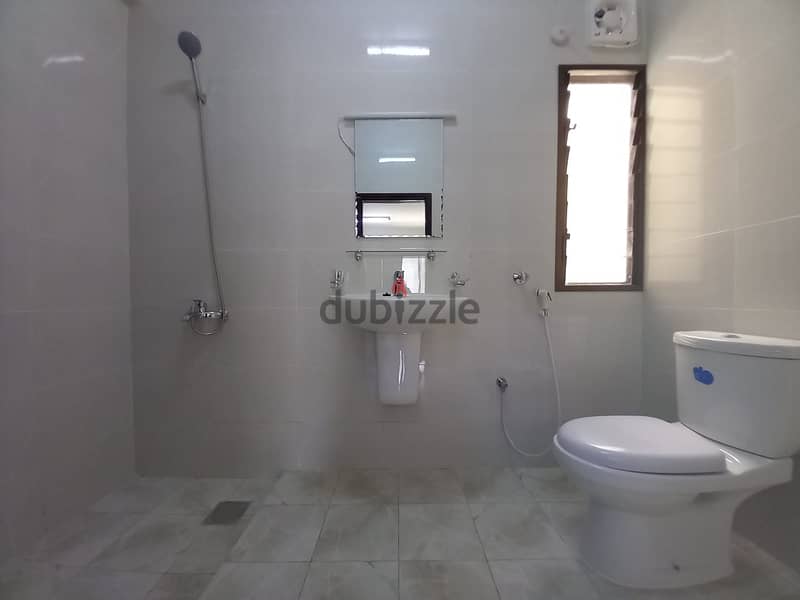 3 BR Spacious Flat in Khuwair – Service Road 6