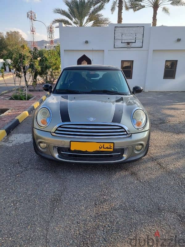 MINI Cooper 2013 mint condition 0