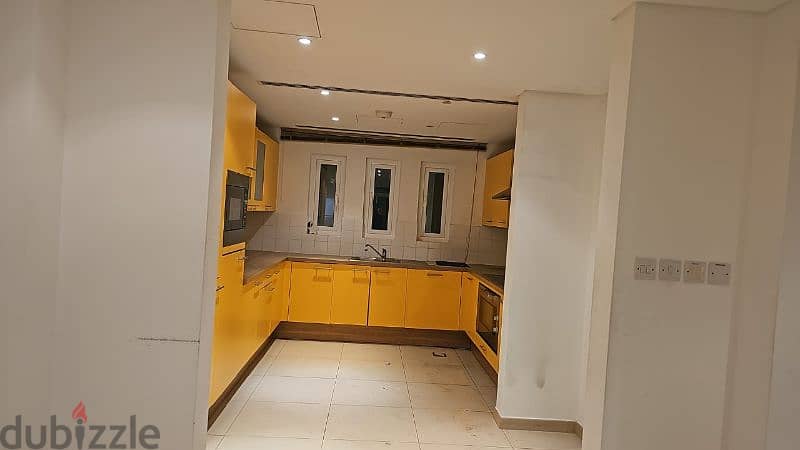 3 + 1 BHK super wide townhouse for rent in Mouj 1