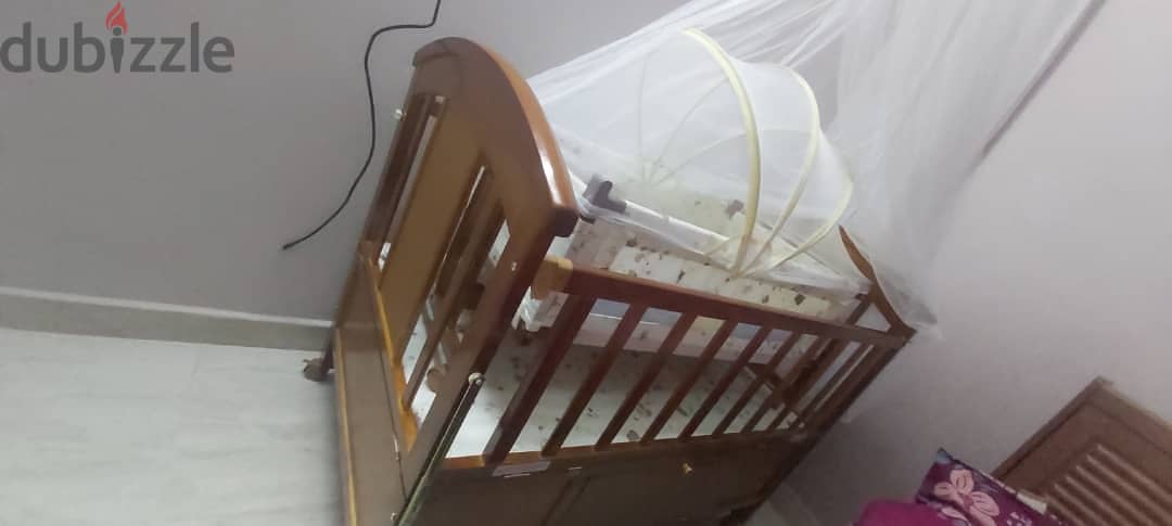 Baby cot good condition 1