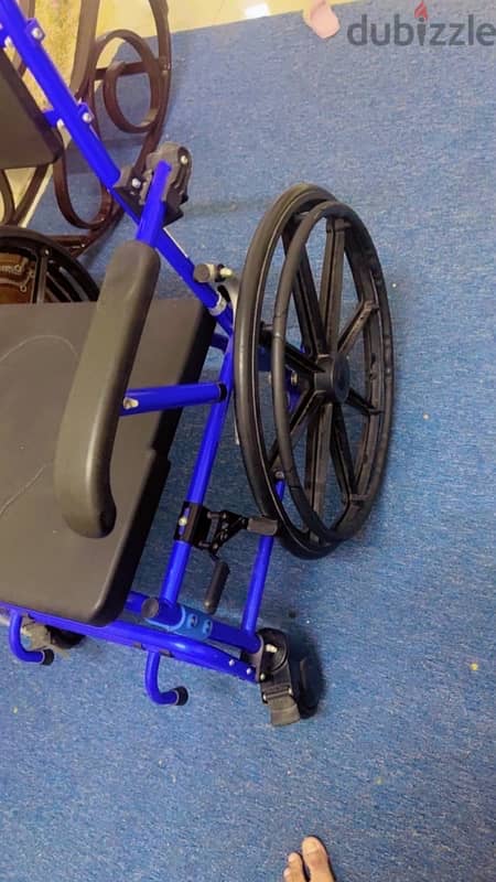 commod wheel chair 3