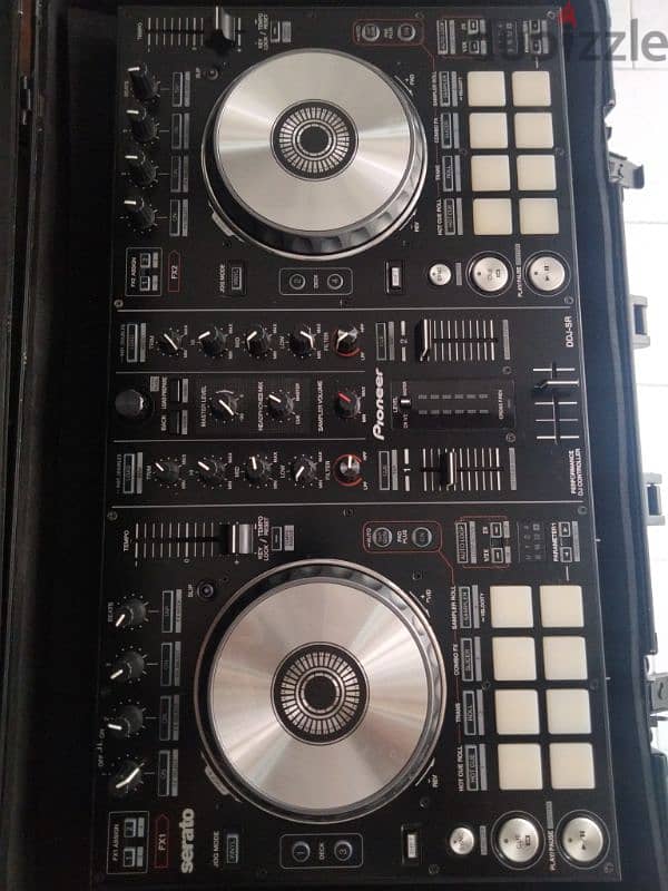 Pioneer DDJ-SR controller 1