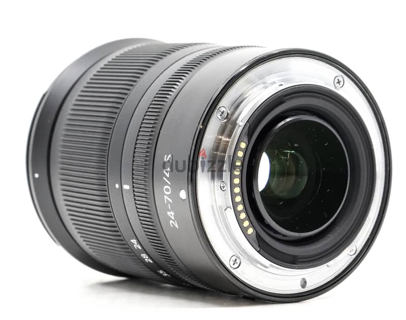 Nikon Mirrorless lens. Nikkor Z 24-70 f/4 S zoom lens 4