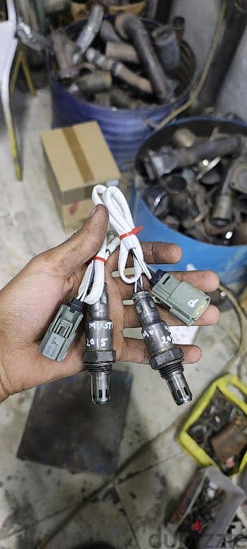 Ford oxygen sensor ( mustang 2015 ) and compatible with many models 0