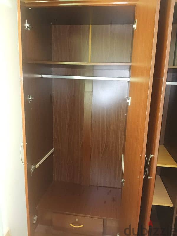 4 door cupboard with 2 side cabinet 1