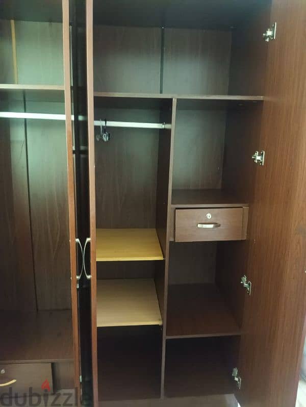 4 door cupboard with 2 side cabinet 2