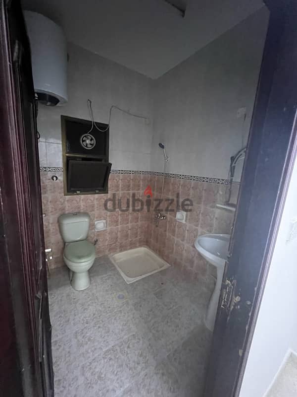 two bed room flat in alkhoudh market 5