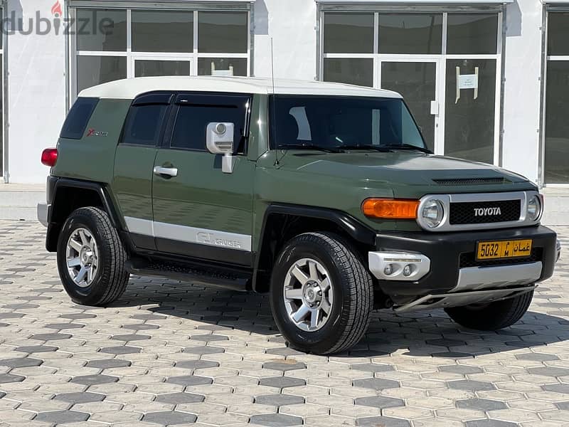 Toyota FJ Cruiser 2011 0