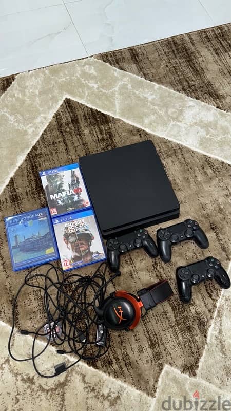 Ps4 slim for sell | بلايستيشن ٤ سليم للبيع 1