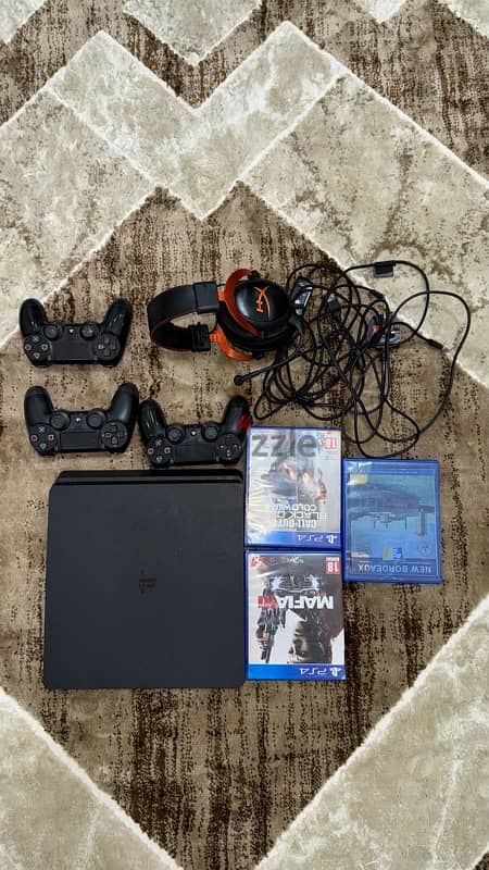 Ps4 slim for sell | بلايستيشن ٤ سليم للبيع 2