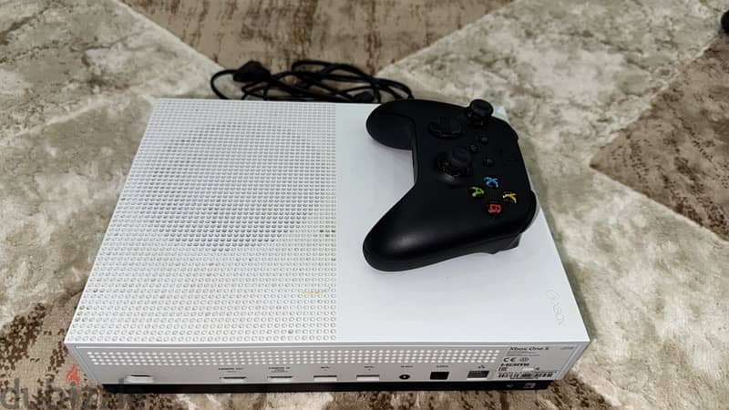 Xbox one for sell | للبيع اكس بوكس ون 3