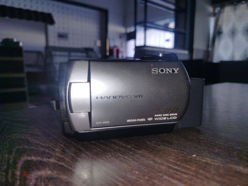 Sony DCR-SR82 1MP 60GB Hard Disk 5