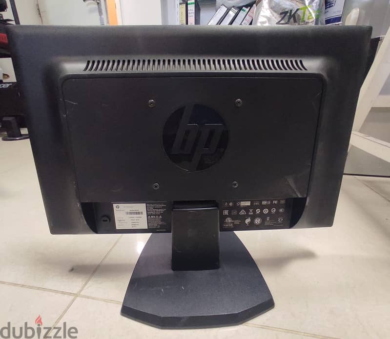 Special Offer HP Dispaly 18.5 inch LCD Color Monitor 1