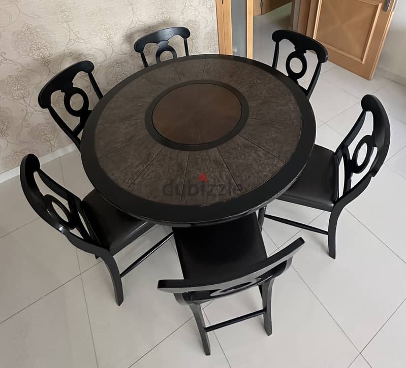 6 seater round dining table 0