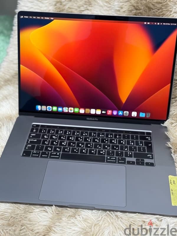 MacBook Pro core i9 with 32gb ram 2tb ssd 8gb Graphics 1