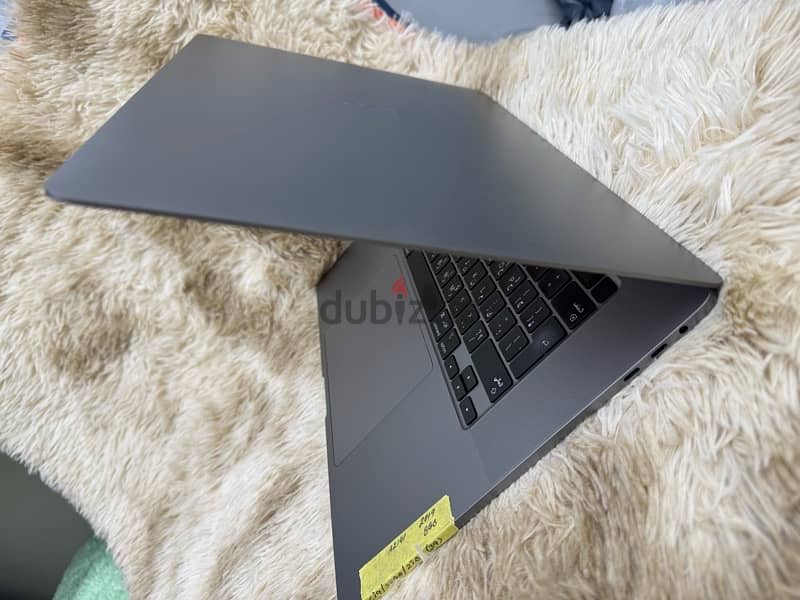 MacBook Pro core i9 with 32gb ram 2tb ssd 8gb Graphics 6