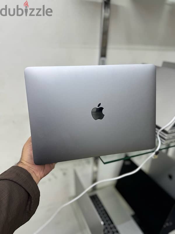 MacBook Pro A1708 core i7 16gb ram 500gb ssd 3