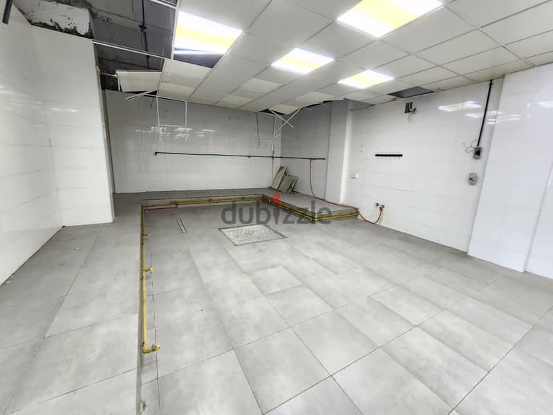 900 SQM Prime Showroom Space For Rent in Ghubrah North PPC111 6