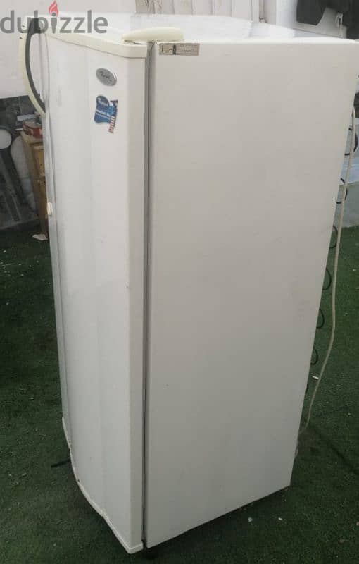 whirlpool fridge 240 Litre 1