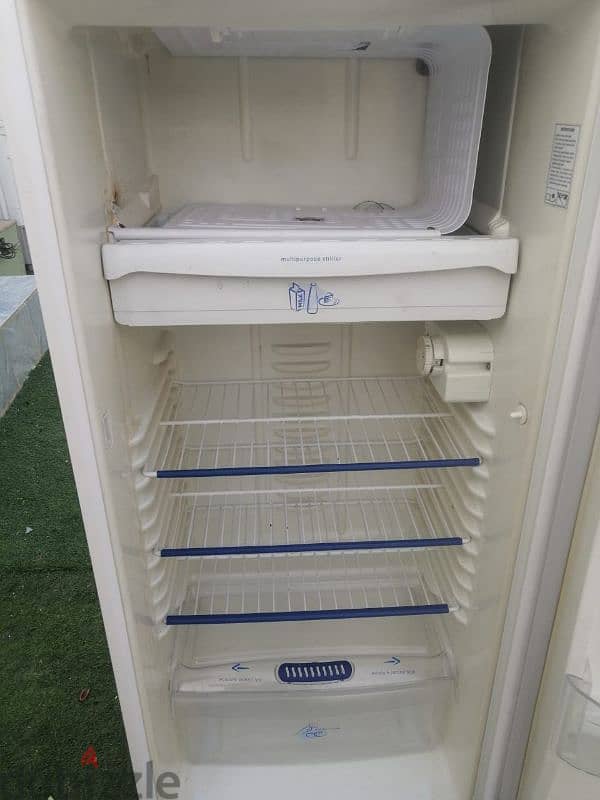 whirlpool fridge 240 Litre 10