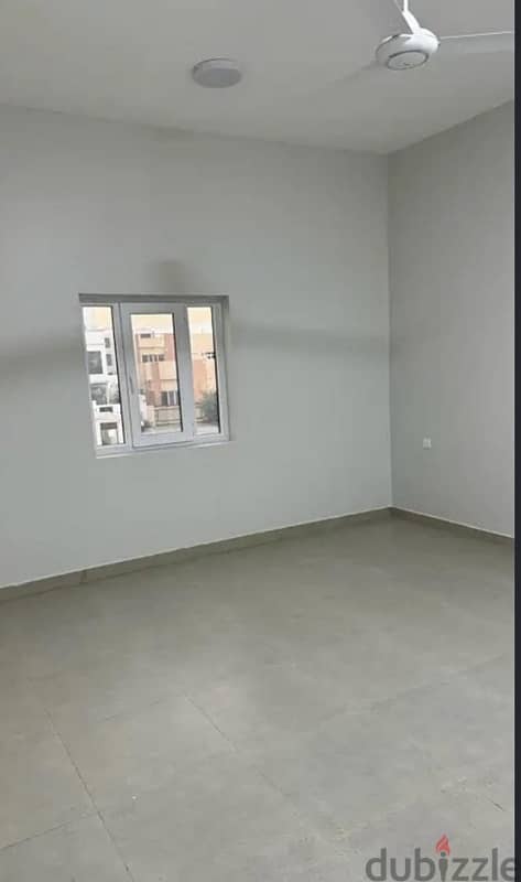 شقة ٣ غرف مساحة كبيرة في الخوض شاامل 3BHK 2