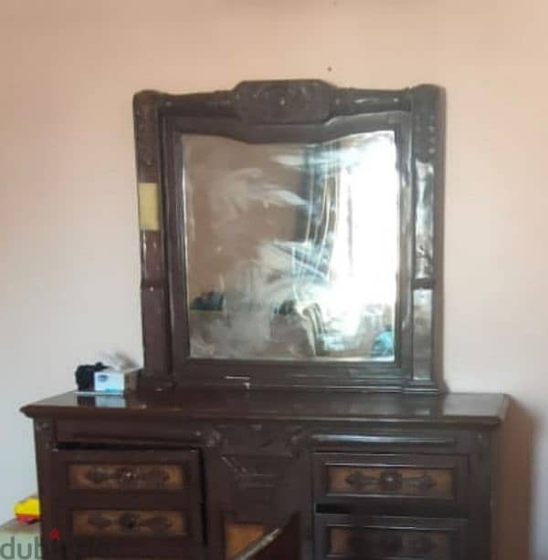 Dressing Table 0