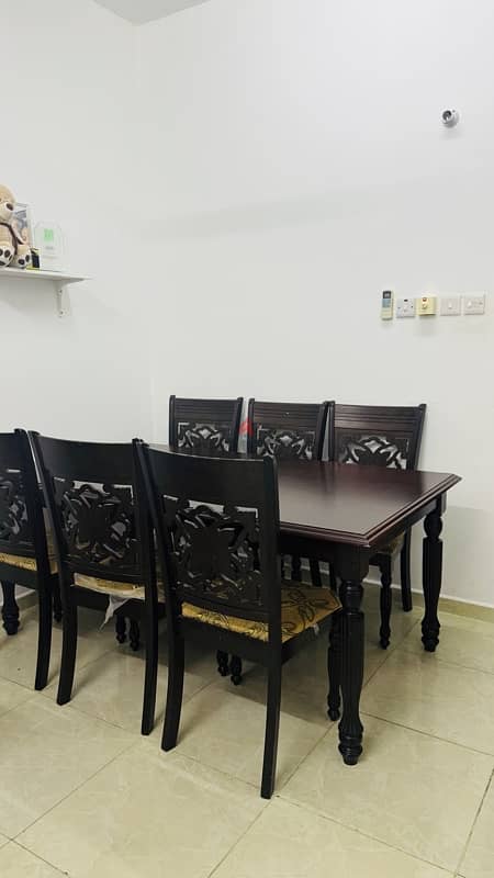 WOODEN TABLE WITH 6 CHAIRS GOOD CONDITION 3