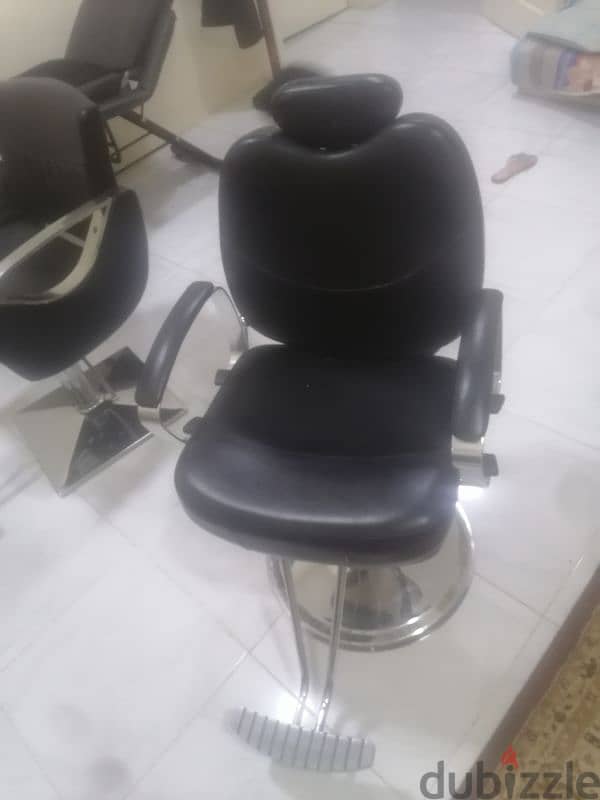 barber and salon equipment 0