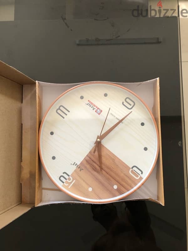 Wooden finish wall clock 0