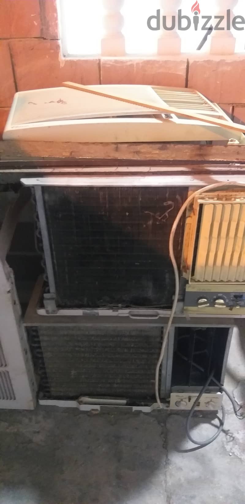 2 Window and one split Ac 1