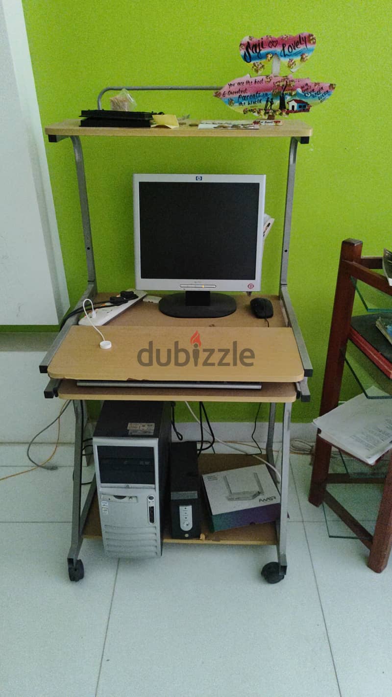 Computer stand for sale 8 OMR 0