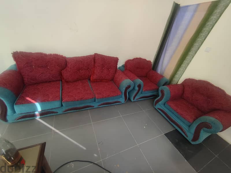 GOOD CONDITION AND QUALITY SOFA FOR SALE 2