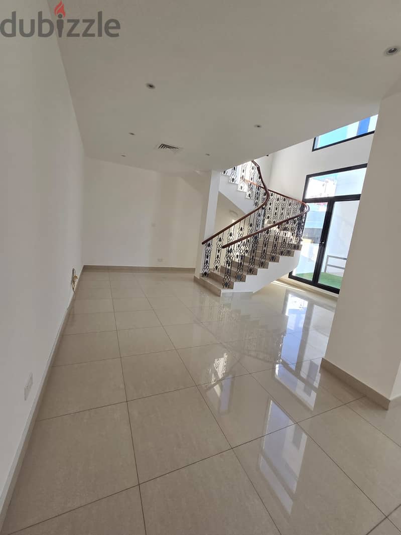 Villa 5BHK at Quraum CROWNE PLAZA-فيلا للايجار القرم مقابل كراون بلازا 1