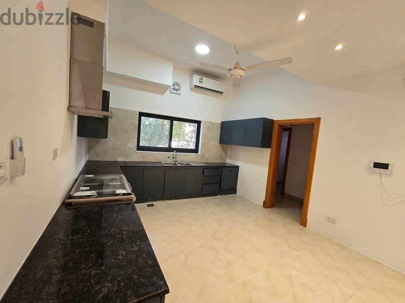 Villa 5BHK at Quraum CROWNE PLAZA-فيلا للايجار القرم مقابل كراون بلازا 4