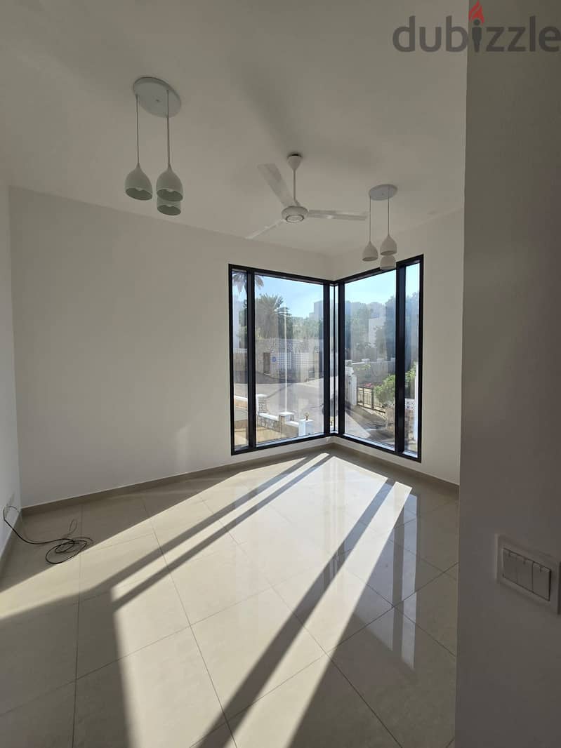 Villa 5BHK at Quraum CROWNE PLAZA-فيلا للايجار القرم مقابل كراون بلازا 9