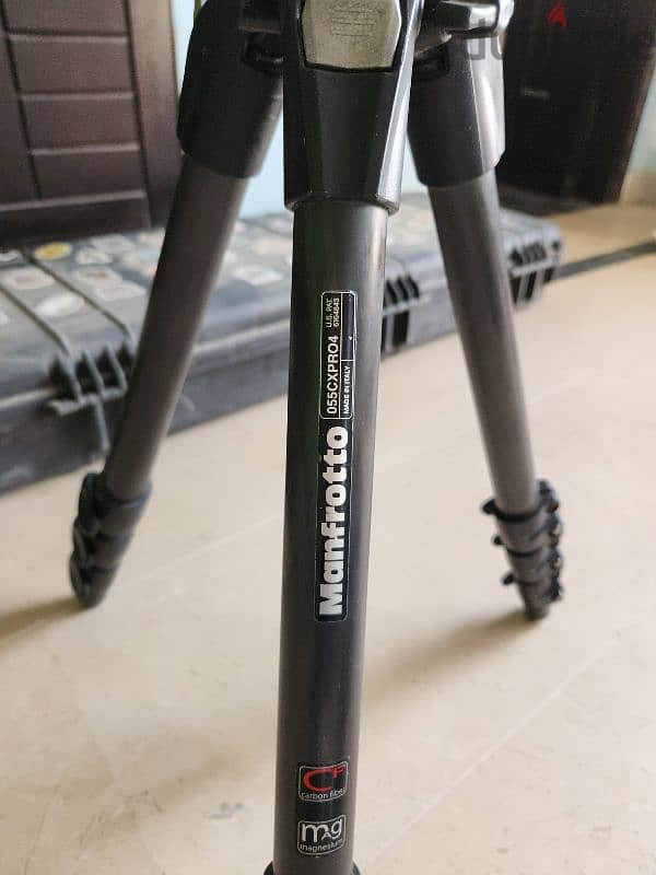 Manfrotto 055CXPRO4 Carbon Fibre tripod with Ball head 0