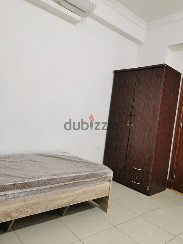 BedSpace for Rent In AL KHEWAIR for bacholar 5