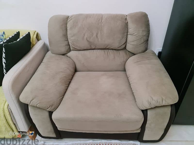 single sitting sofa 0