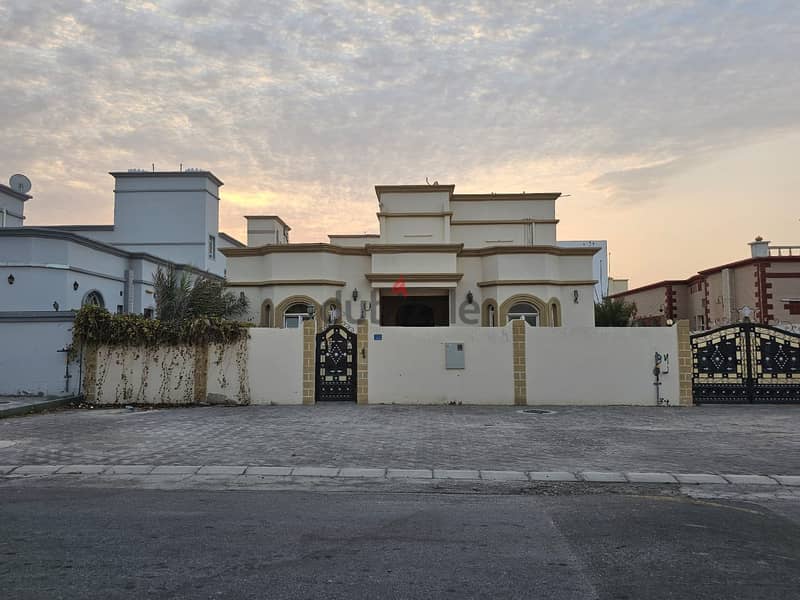 3 BR Spacious Villa in Al Amarat with Security System 0