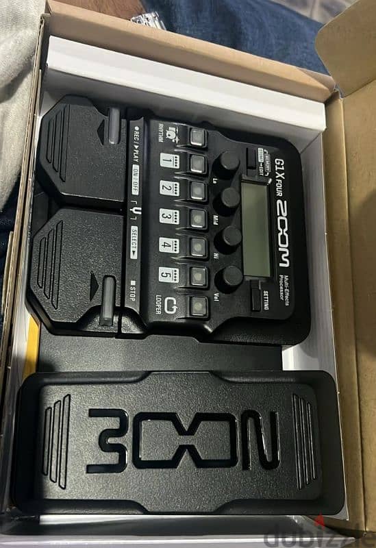 Zoom G1x four multi FX pedal for guitar 0