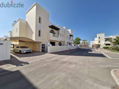 4 BR Spacious Modern Villa in Qurum