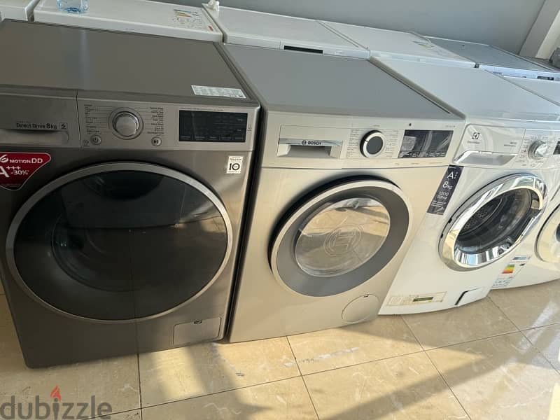 LG 8 kg washing machine available for sale in working condition 2