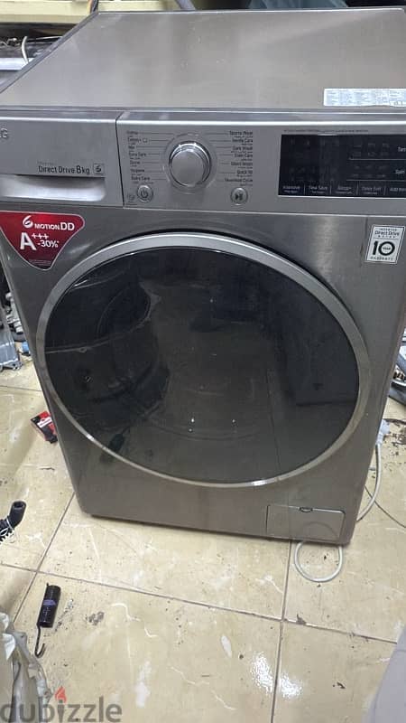 LG 8 kg washing machine available for sale in working condition 3