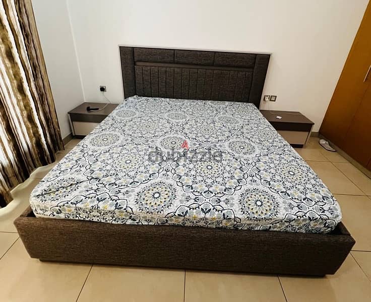 King size bed with mattress, side table and Dresser 1