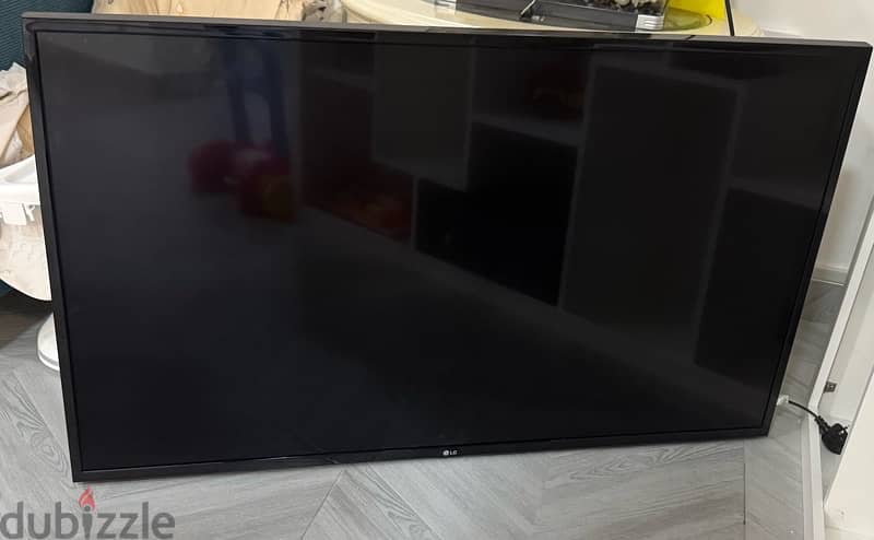 49 inch LED SMART TV FOR SALE 0