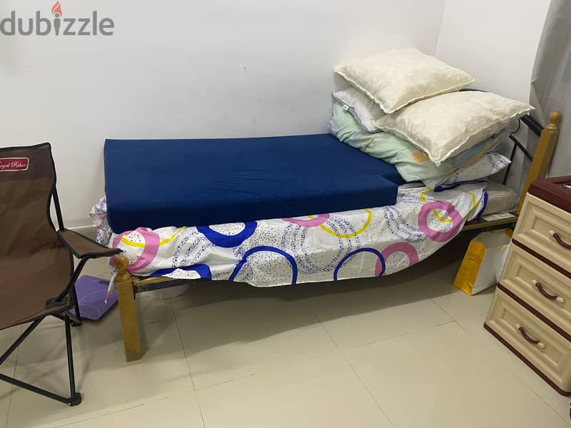 Bed Space for Bachelors pref Muslim (indian / pakistani) 1st December 2