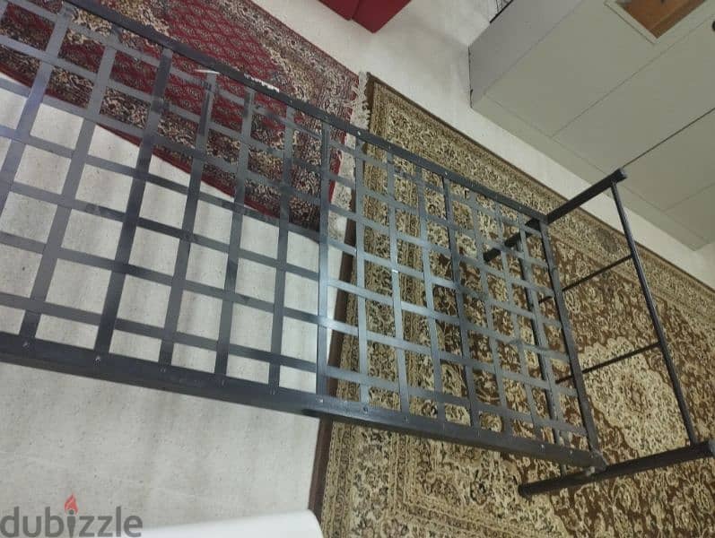 metal bed frame 1