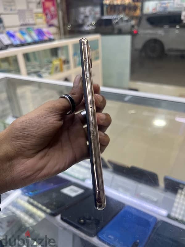 i phone xs max 265 gb 3