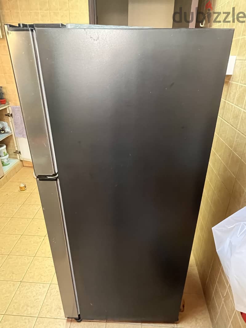 Hitachi 290L fridge for sale 0